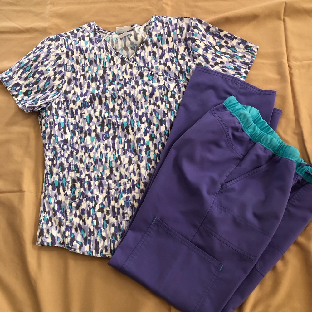 Scrub set